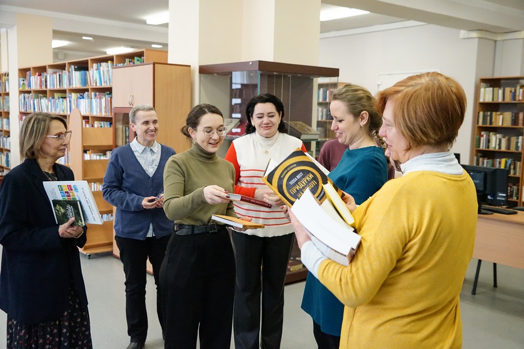 14 02 23 mizhnarodnyi den knyhodaruvannia08