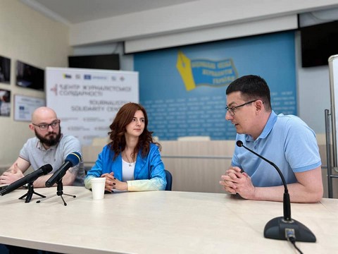 maister klas voiennykh zhurnalistiv oleksandry yefymenko i ruslana khalapova u prestsentri nszhu02