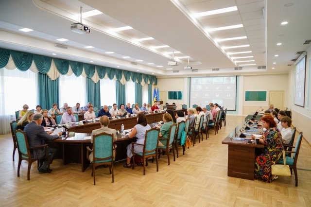 na forumi robotodavtsiv ta vipusknikiv obgovoreno zmini do op magistriv00001